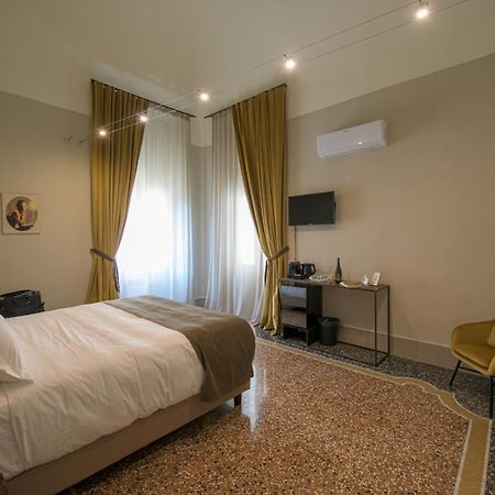 Palazzo Sertorio Suites Гави Екстериор снимка