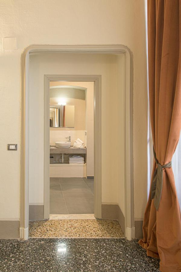 Palazzo Sertorio Suites Гави Екстериор снимка