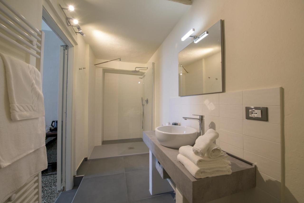 Palazzo Sertorio Suites Гави Екстериор снимка