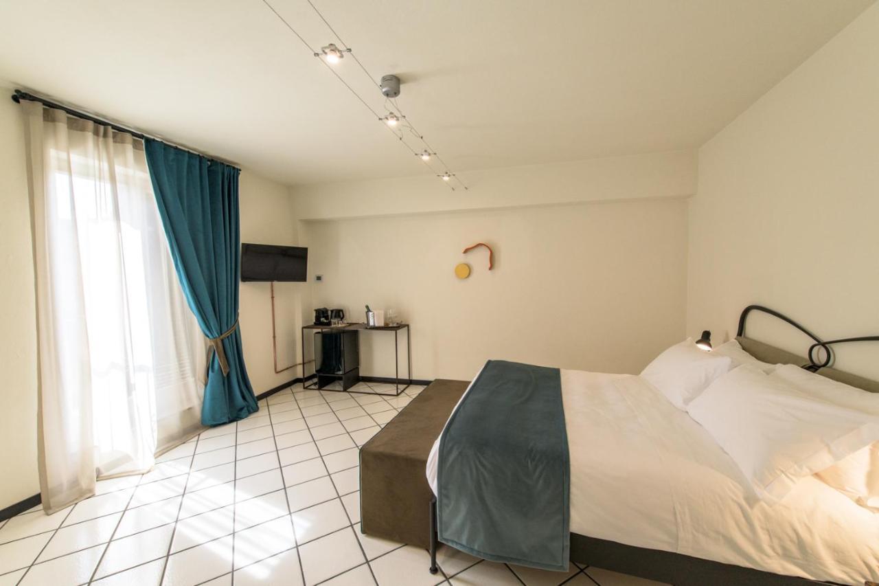 Palazzo Sertorio Suites Гави Екстериор снимка