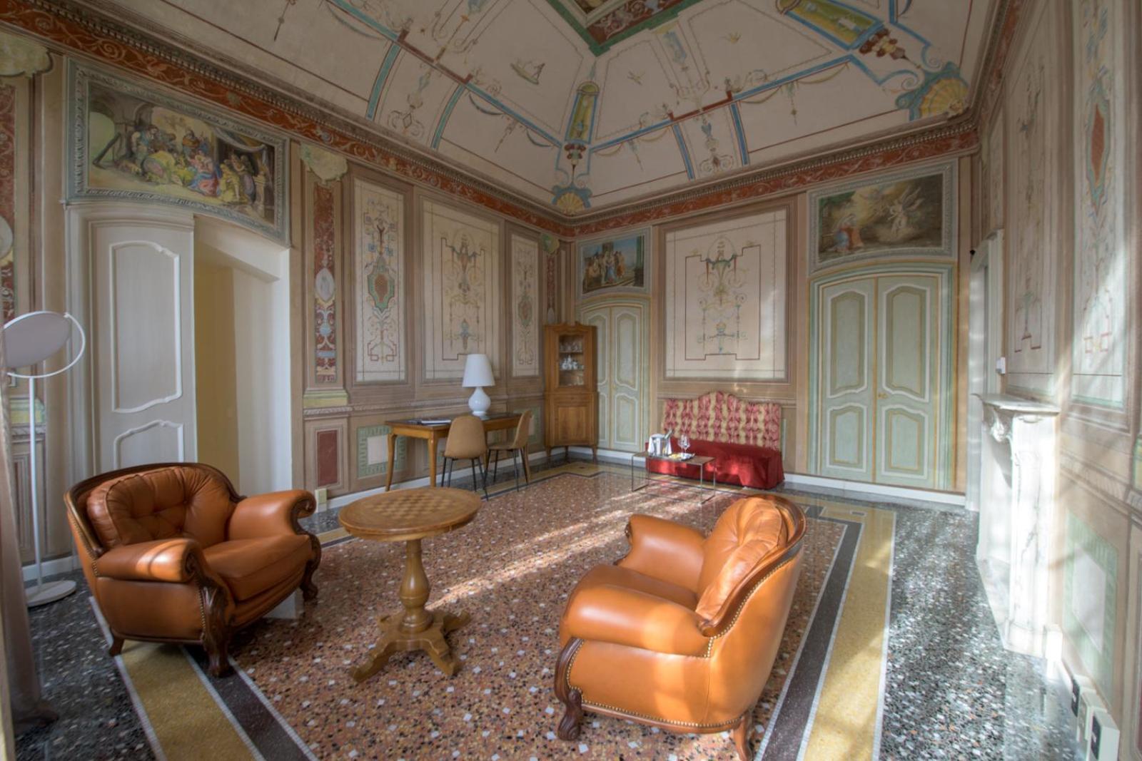 Palazzo Sertorio Suites Гави Екстериор снимка
